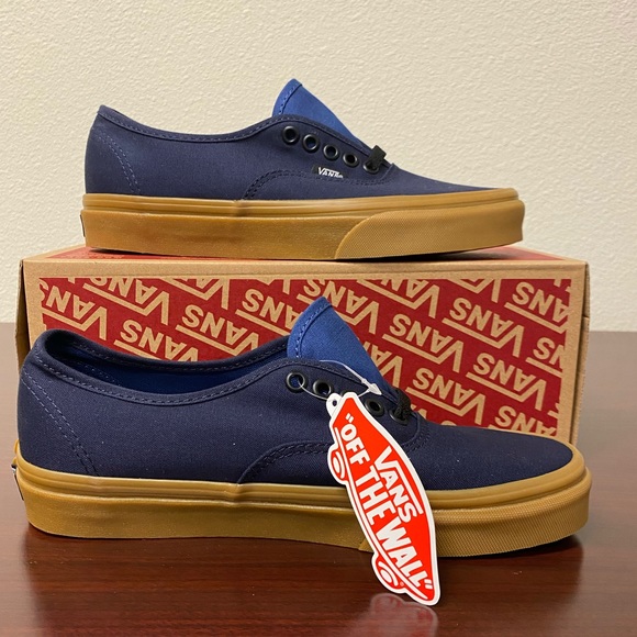 VANS AUTHENTIC GUM LOW TOP SNEAKER